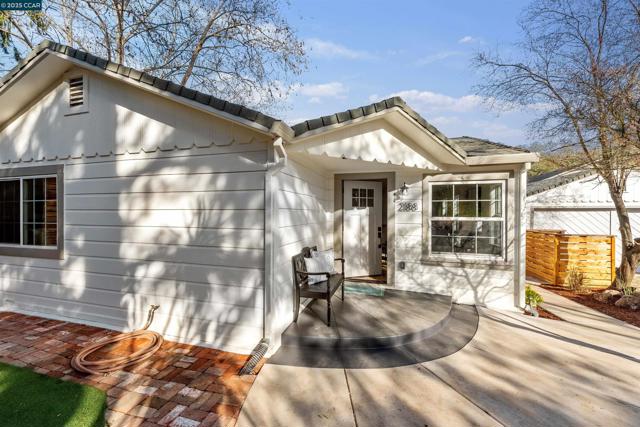 2188 1st Ave, Napa CA: https://media.crmls.org/mediaz/185d966b-5a68-4f5b-a799-b4015a4c70d3.jpg