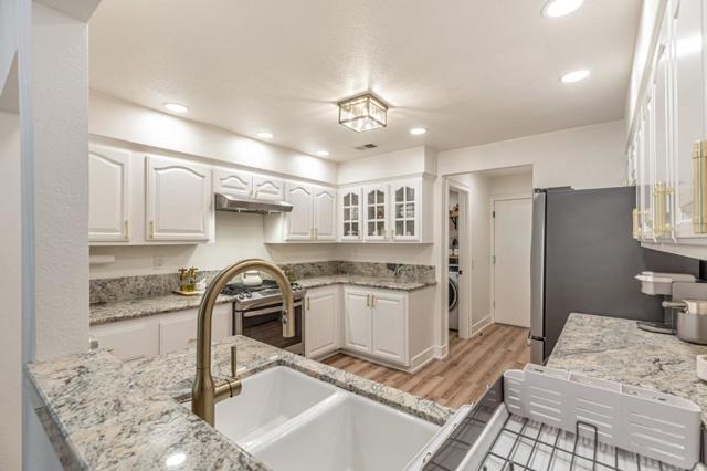 17510 Carriage Lamp Way, Morgan Hill CA: https://media.crmls.org/mediaz/185e459e-8e40-4501-8454-758d96196c03.jpg