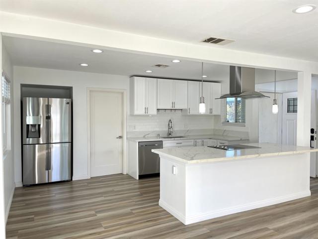 4106 Dellwood St, San Diego CA: https://media.crmls.org/mediaz/185e9b65-b26a-4c9c-907c-3a8448f28f1d.jpg