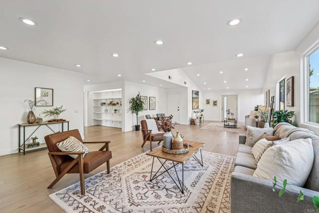 Detail Gallery Image 15 of 35 For 8979 Knaul Ct, San Diego,  CA 92129 - 5 Beds | 5/1 Baths