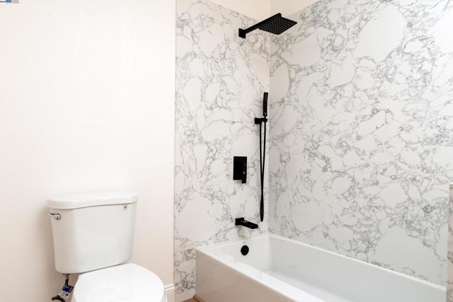 3846 Sheffield Cir, Danville CA: https://media.crmls.org/mediaz/185ee4bd-77f1-4f4e-8bdb-a1a831b2478f.jpg