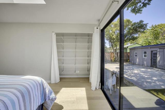 111 E Hedding Street, San Jose CA: https://media.crmls.org/mediaz/185ef3ad-7cb4-4840-b9da-8028899aae48.jpg