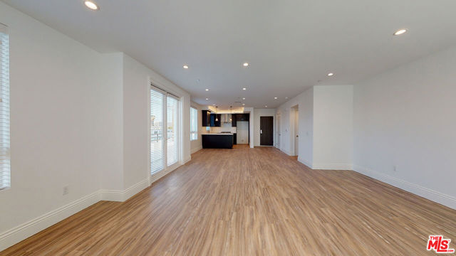 8700 Chalmers Drive, Los Angeles CA: https://media.crmls.org/mediaz/185f4b4f-13c8-4832-8a94-42dd58822a6b.jpg