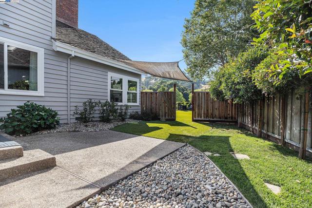 91 RED CYPRESS CT, Danville CA: https://media.crmls.org/mediaz/185fd85a-4075-4fbc-9f3d-ba6794739f9f.jpg
