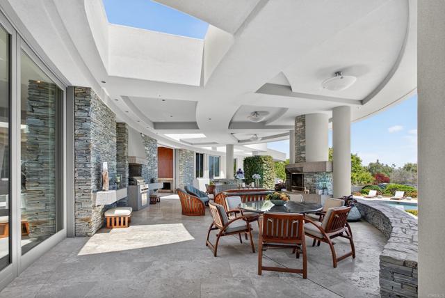 Detail Gallery Image 15 of 40 For 17534 Los Morros, Rancho Santa Fe,  CA 92067 - 4 Beds | 4/4 Baths