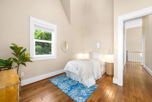 360 5th Avenue, Santa Cruz CA: https://media.crmls.org/mediaz/185ff224-b931-43c8-bd97-92acd7b125f0.jpg