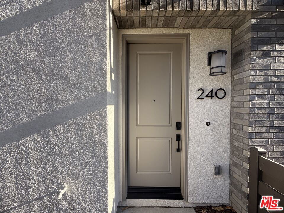 240 Abacus Ave - photo 2