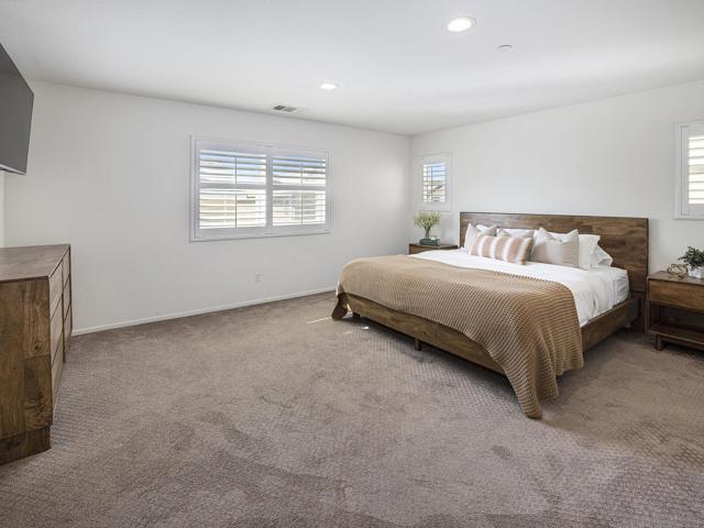 35406 Brown Galloway Ln, Fallbrook CA: https://media.crmls.org/mediaz/1860d513-f656-4c01-8579-71eccdbadb9b.jpg