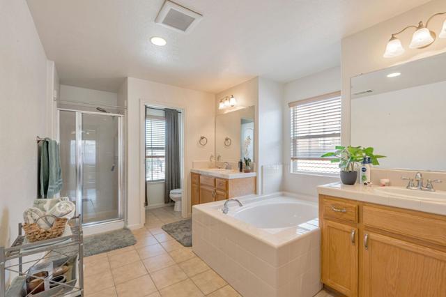 367 Sunburst Street, Los Banos CA: https://media.crmls.org/mediaz/1861051a-9584-49b6-8997-47961ce658ab.jpg