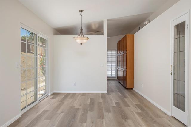 Detail Gallery Image 9 of 29 For 2035 Badger Gln, Escondido,  CA 92029 - 3 Beds | 2 Baths