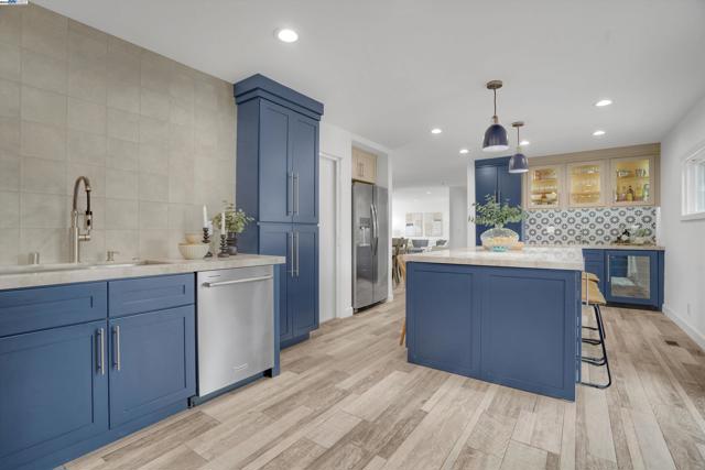 3644 Ashwood Drive, Pleasanton CA: https://media.crmls.org/mediaz/18611fc6-3742-4bb6-9e2e-f61be42bac14.jpg