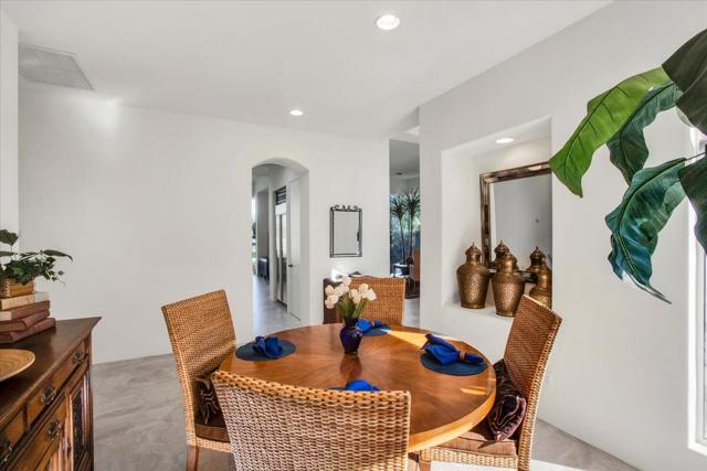 247 Loch Lomond Road, Rancho Mirage CA: https://media.crmls.org/mediaz/18620c54-a09e-4e18-82ce-23ae3cbce143.jpg