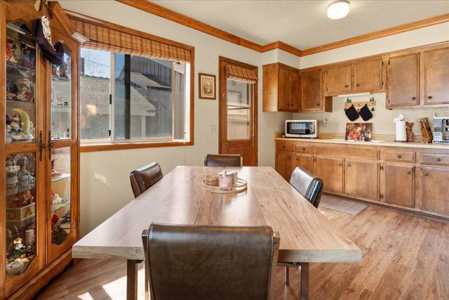 1101 W Country Club Boulevard, Big Bear CA: https://media.crmls.org/mediaz/18627360-b66f-43b5-881d-e1cfeafd15c1.jpg