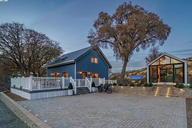 21000 Mines Rd., Livermore CA: https://media.crmls.org/mediaz/18627f81-13be-415f-8306-f6e98c6ceb6e.jpg