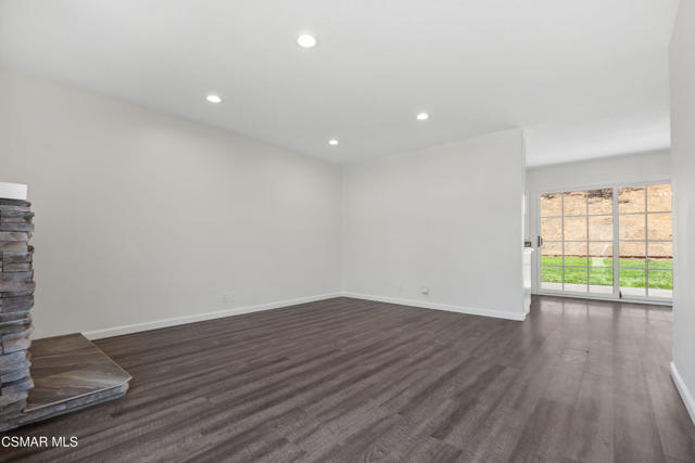 539 American Oaks Avenue, Newbury Park CA: https://media.crmls.org/mediaz/1862b187-d60e-4a72-ad3d-efe90ca28da6.jpg
