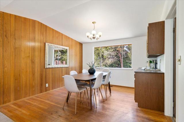 26388 Ginny Lane, Los Altos Hills CA: https://media.crmls.org/mediaz/1862d7ad-772f-480d-9f5c-2a600cf68979.jpg