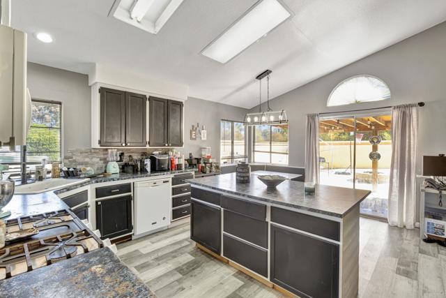 39820 Osprey Road, Murrieta CA: https://media.crmls.org/mediaz/1862e921-e08e-46db-a12a-8b6aa4245aa8.jpg