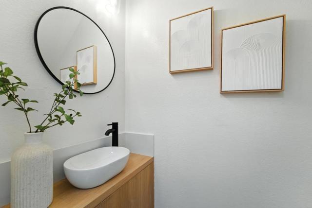 2180 Luz Avenue, San Jose CA: https://media.crmls.org/mediaz/186370d2-7afa-45a0-a109-6a190e798041.jpg