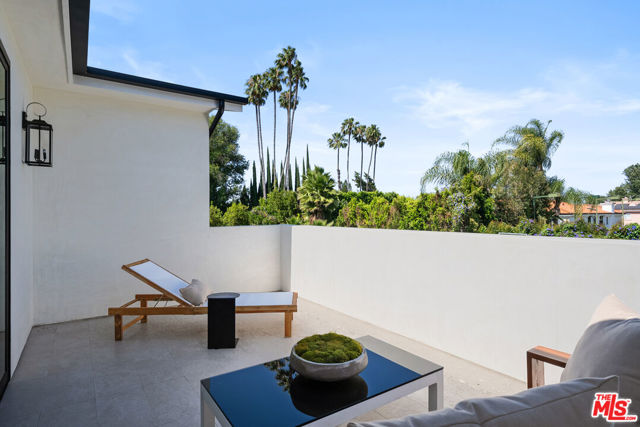 5036 Woodley Avenue, Encino CA: https://media.crmls.org/mediaz/1863c437-98b8-40c9-9ade-0bd3ce9cbdd1.jpg