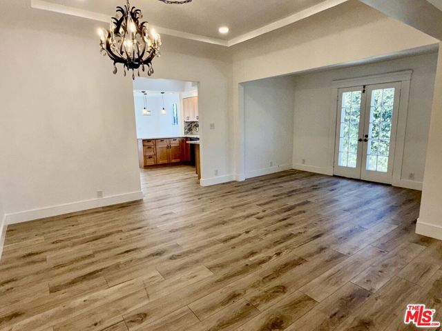 641 N Martel Avenue, Los Angeles CA: https://media.crmls.org/mediaz/18642fc8-e7f4-4f1a-9536-64d41098fd9e.jpg