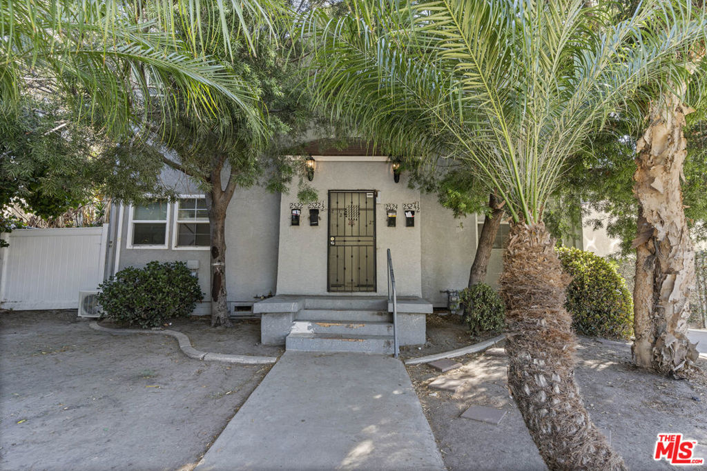 Multifamily at 2522 S Dunsmuir Avenue