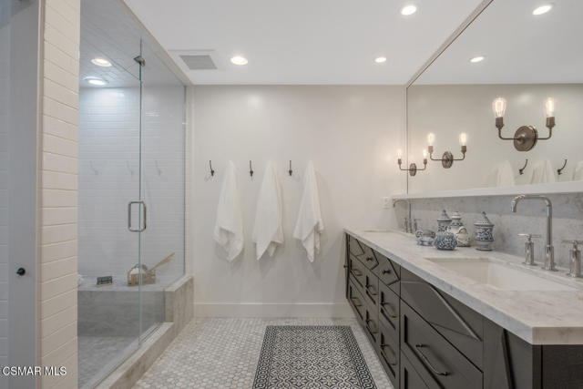 6972 Grasswood Avenue, Malibu CA: https://media.crmls.org/mediaz/1864f8bb-841c-48ef-985a-51b8bc21f1e1.jpg