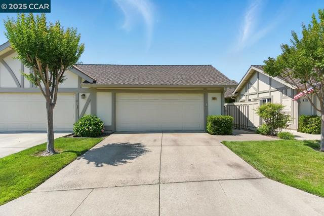 624 Doral Dr, Danville CA: https://media.crmls.org/mediaz/1865055f-60f4-4bde-8ad8-078e3e8ce4ad.jpg