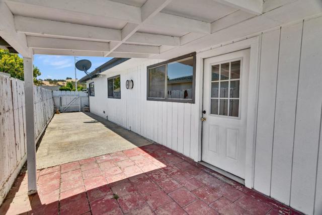 45175 Merritt Street, King City CA: https://media.crmls.org/mediaz/186517fa-94de-4505-9f07-d13fc40c7d6d.jpg