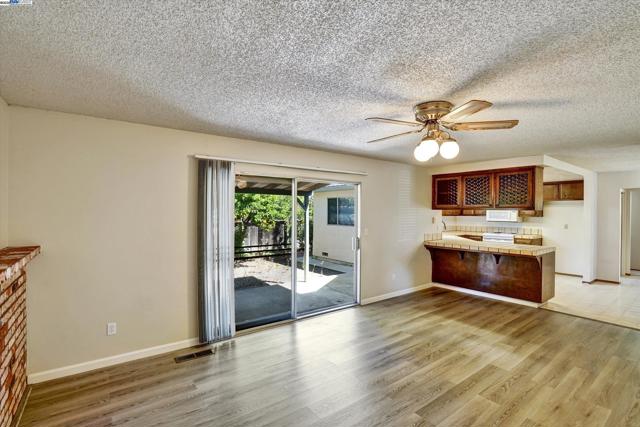 901 Basalt Way, Antioch CA: https://media.crmls.org/mediaz/18652291-2401-4f8d-b1d8-9c3ac8838a68.jpg