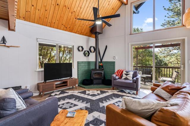 20779 Point View Drive, Groveland CA: https://media.crmls.org/mediaz/1865254d-1ad9-44c5-af51-5dba2f86039d.jpg
