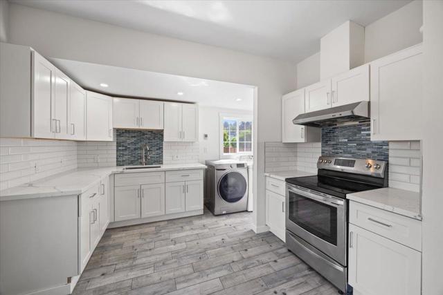 8850 Dowling Street, Oakland CA: https://media.crmls.org/mediaz/1865c461-a370-45c0-ab85-8ab7eb7aaab0.jpg