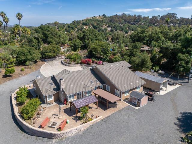 10166 Rancho Roble Rd., Escondido CA: https://media.crmls.org/mediaz/18663dc5-67fd-4806-b7ff-6325f6f8e9a4.jpg
