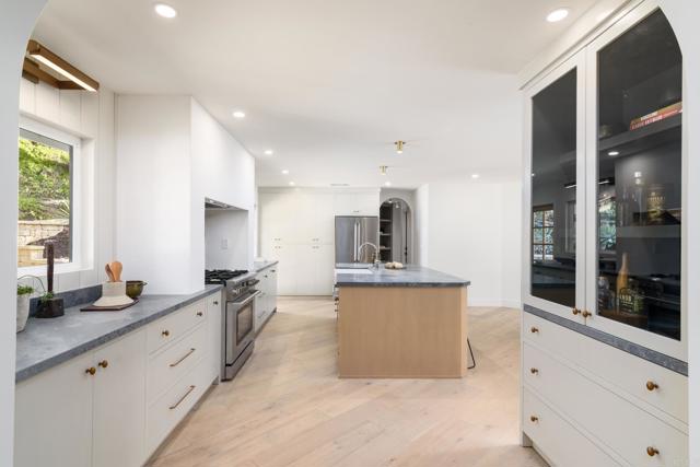 Image 6 of 34 For 6081 Avenida Chamnez