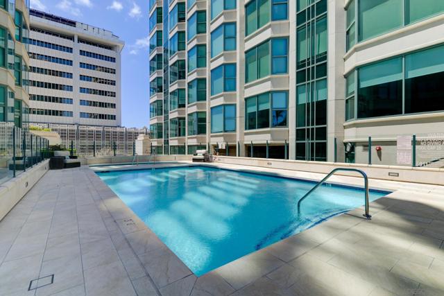 2500 6Th Ave, San Diego CA: https://media.crmls.org/mediaz/1866fe65-47ea-41b1-8044-8f68f426b90f.jpg