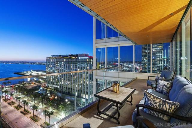 888 W E Street, San Diego CA: https://media.crmls.org/mediaz/18675f00-e33a-42e1-980d-43a842462fef.jpg