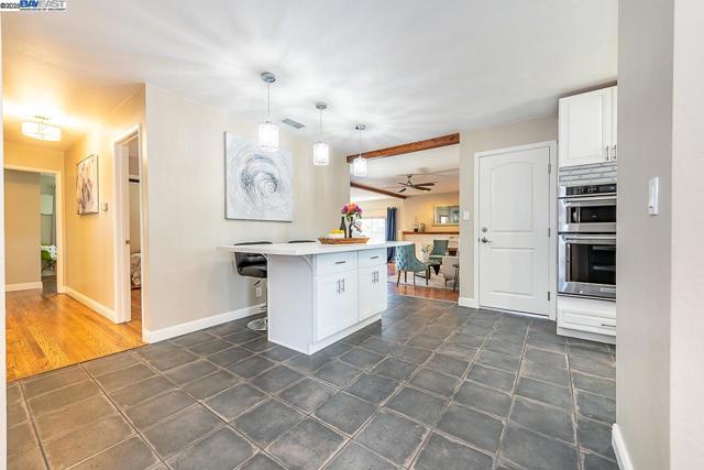 32409 Elizabeth Way, Union City CA: https://media.crmls.org/mediaz/1867a885-cd4e-4bd6-a02d-a91e0e89621e.jpg