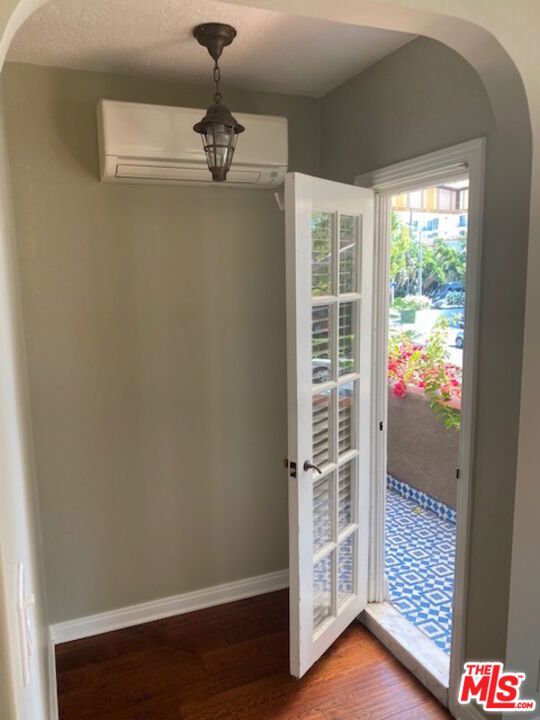 745 -747 1/4 N Hayworth Avenue, Los Angeles CA: https://media.crmls.org/mediaz/1867ff20-5bce-4b4b-9fad-95a8fea3cdd0.jpg