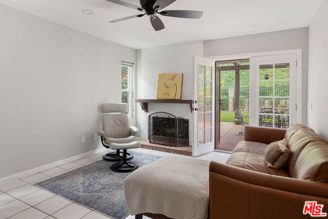 2591 Sunnydale Drive, Duarte CA: https://media.crmls.org/mediaz/1868e167-5ba6-4dcf-8572-167d98231dac.jpg