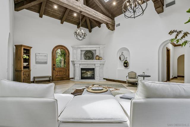15823 The River Trail, Rancho Santa Fe CA: https://media.crmls.org/mediaz/186902a2-e2c0-4726-b5a5-b32480012c3b.jpg