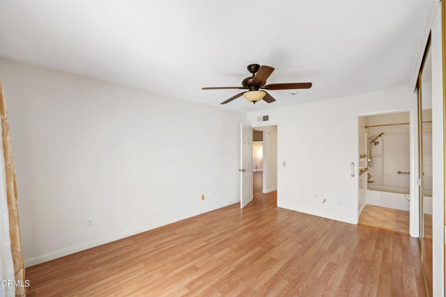 11225 Village 11, Camarillo CA: https://media.crmls.org/mediaz/186963ff-6439-47e9-9689-9df5eabee74a.jpg