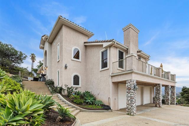 1566 Plantation Way, El Cajon CA: https://media.crmls.org/mediaz/18698166-b430-489c-9709-dc71c4b8a8fe.jpg