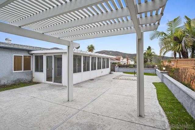 7111 Regner Rd, San Diego CA: https://media.crmls.org/mediaz/186a4912-1608-4712-92bb-2cc4a75a7d63.jpg