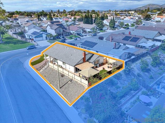 1059 Buena Vista Way, Chula Vista CA: https://media.crmls.org/mediaz/186a7f9a-d481-4a1b-87c1-5fedc38c8a6f.jpg