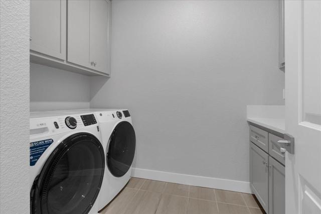 277 Skyview Drive, Marina CA: https://media.crmls.org/mediaz/186aa8ec-55b2-4172-a348-cc6b826335cb.jpg