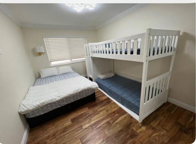 1217 Paloma Avenue, Burlingame CA: https://media.crmls.org/mediaz/186ad48b-c85f-46c5-a305-5129d642f278.jpg