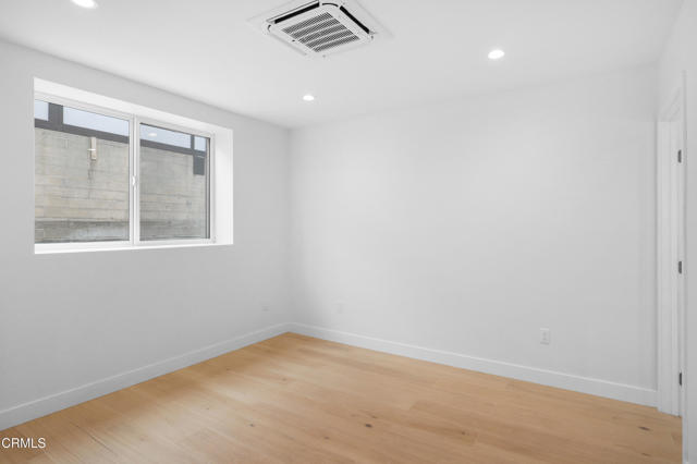 Detail Gallery Image 14 of 19 For 112 N Kenneth Rd #101,  Burbank,  CA 91501 - 2 Beds | 2 Baths