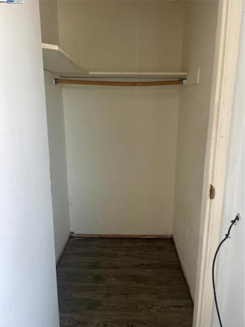 4201 West St, Oakland CA: https://media.crmls.org/mediaz/186af7c6-1575-4493-a870-76d87e93e8aa.jpg