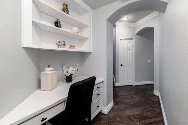 6393 Paseo Aspada, Carlsbad CA: https://media.crmls.org/mediaz/186b8d91-76d8-409f-bea1-bf2ac4b01bb8.jpg