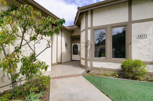 14231 Fox Run Row, San Diego CA: https://media.crmls.org/mediaz/186c17b3-6f7c-4142-a110-9e3761ac1628.jpg