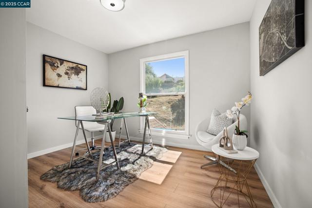 989 Parkside Dr, Richmond CA: https://media.crmls.org/mediaz/186cb39e-e76a-450f-a0b7-5c2f56c249d9.jpg
